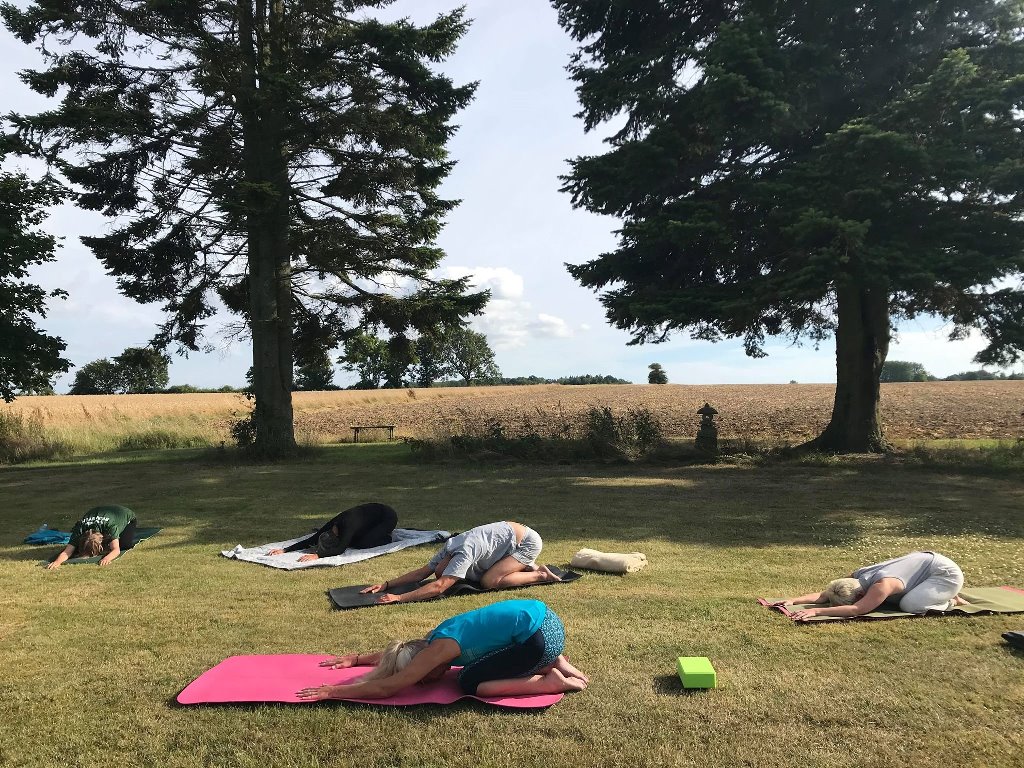 Sommer yoga retreat på Bornholm | Vælg imellem 3 retreats!