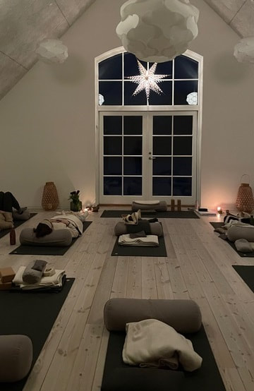 Kærligt Nytårs Yoga Retreat på Kirsebærgården i Odsherred | 3. - 5. januar 2025