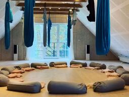 Sensommer-retreat med Aerial og Hatha-yoga på Møn | 15. - 17. september 2023
