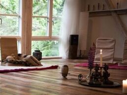 ​SKOVEN KALDER på Yoga retreat i Sverige | 31. marts - 3. april 2022